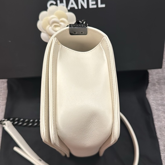 Authentic Chanel Ivory Black Boy Flap Bag - Picture 3 of 15